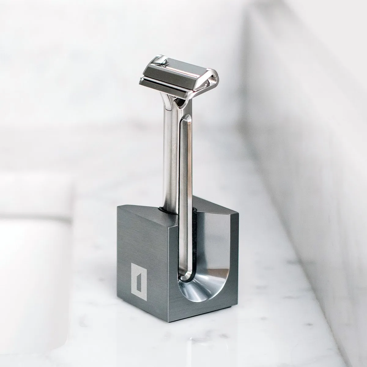 Vertical Razor Stand